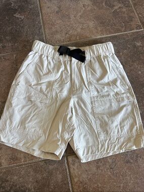 Sonoma Cream Elastic Waist Cargo Shorts with Black Web Belt